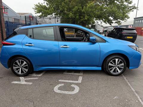 Nissan Leaf 40kWh Acenta Hatchback 5dr Electric Auto (150 ps) - U684