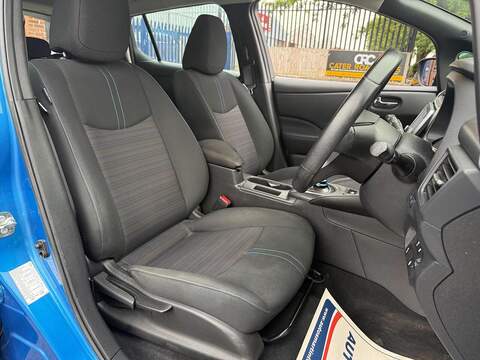 Nissan Leaf 40kWh Acenta Hatchback 5dr Electric Auto (150 ps) - U684