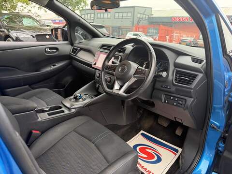 Nissan Leaf 40kWh Acenta Hatchback 5dr Electric Auto (150 ps) - U684