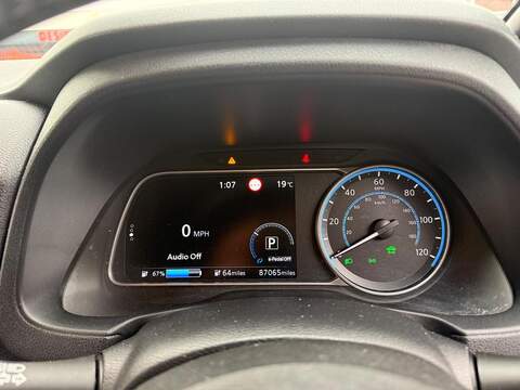 Nissan Leaf 40kWh Acenta Hatchback 5dr Electric Auto (150 ps) - U684
