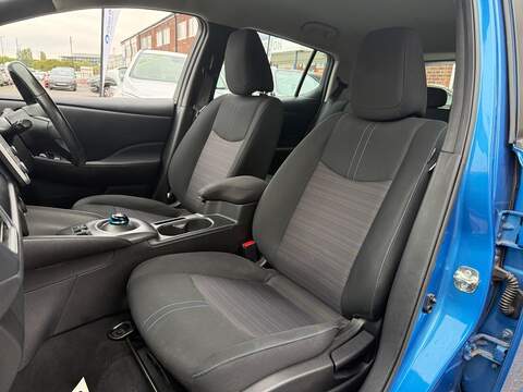 Nissan Leaf 40kWh Acenta Hatchback 5dr Electric Auto (150 ps) - U684