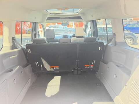 Ford Grand Tourneo Connect 1.5 EcoBlue Titanium MPV 5dr Diesel Auto Euro 6 (s/s) (120 ps) - U690
