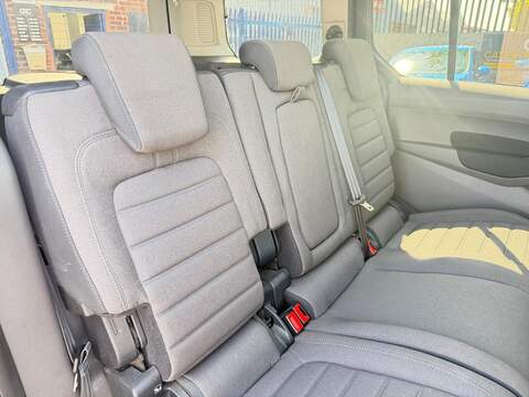 Ford Grand Tourneo Connect 1.5 EcoBlue Titanium MPV 5dr Diesel Auto Euro 6 (s/s) (120 ps) - U690