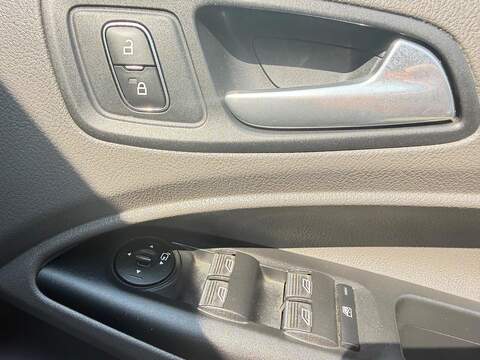 Ford Grand Tourneo Connect 1.5 EcoBlue Titanium MPV 5dr Diesel Auto Euro 6 (s/s) (120 ps) - U690