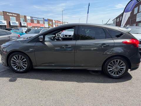 Ford Focus 1.0T EcoBoost ST-Line Hatchback 5dr Petrol Manual Euro 6 (s/s) (140 ps) - U693