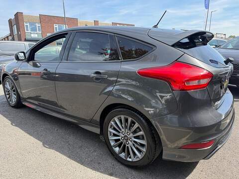 Ford Focus 1.0T EcoBoost ST-Line Hatchback 5dr Petrol Manual Euro 6 (s/s) (140 ps) - U693