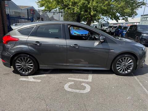 Ford Focus 1.0T EcoBoost ST-Line Hatchback 5dr Petrol Manual Euro 6 (s/s) (140 ps) - U693