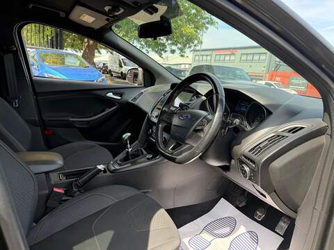 Ford Focus 1.0T EcoBoost ST-Line Hatchback 5dr Petrol Manual Euro 6 (s/s) (140 ps) - U693