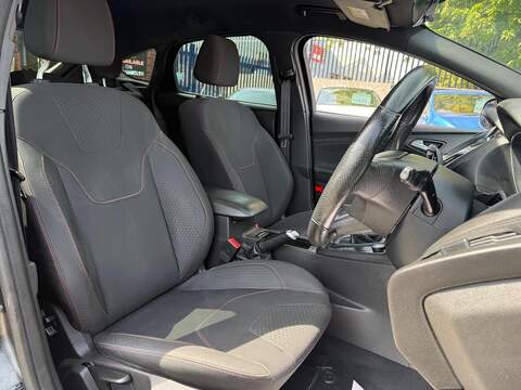 Ford Focus 1.0T EcoBoost ST-Line Hatchback 5dr Petrol Manual Euro 6 (s/s) (140 ps) - U693