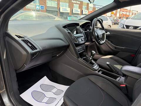 Ford Focus 1.0T EcoBoost ST-Line Hatchback 5dr Petrol Manual Euro 6 (s/s) (140 ps) - U693