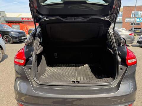 Ford Focus 1.0T EcoBoost ST-Line Hatchback 5dr Petrol Manual Euro 6 (s/s) (140 ps) - U693