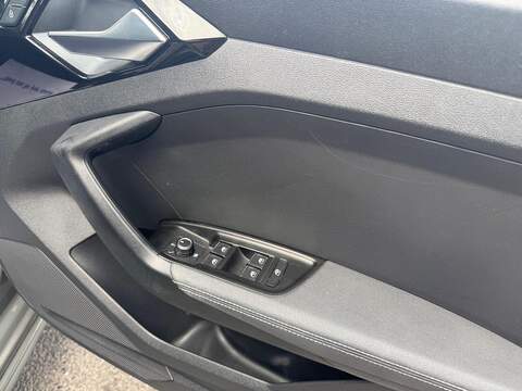 Audi A1 1.0 TFSI 30 S line Sportback 5dr Petrol Manual Euro 6 (s/s) (116 ps) - U694
