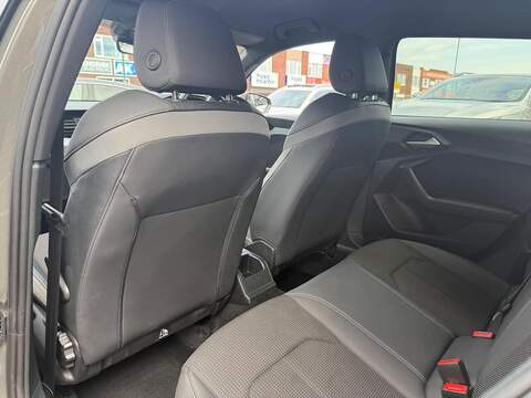 Audi A1 1.0 TFSI 30 S line Sportback 5dr Petrol Manual Euro 6 (s/s) (116 ps) - U694