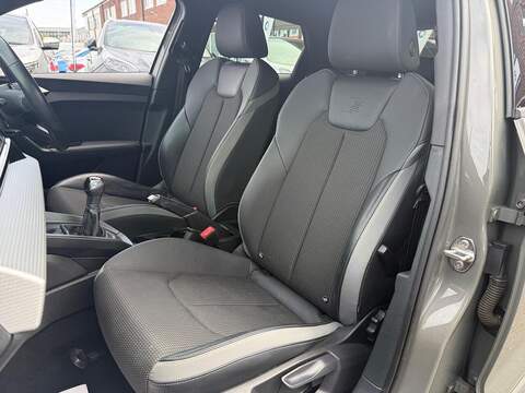 Audi A1 1.0 TFSI 30 S line Sportback 5dr Petrol Manual Euro 6 (s/s) (116 ps) - U694