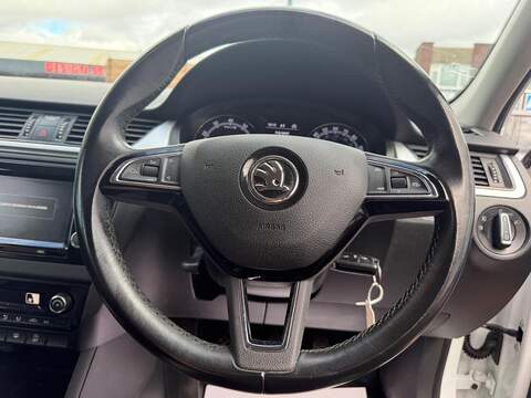 Skoda Rapid Spaceback 1.0 TSI GPF SE Tech Hatchback 5dr Petrol Manual Euro 6 (s/s) (95 ps) - U695