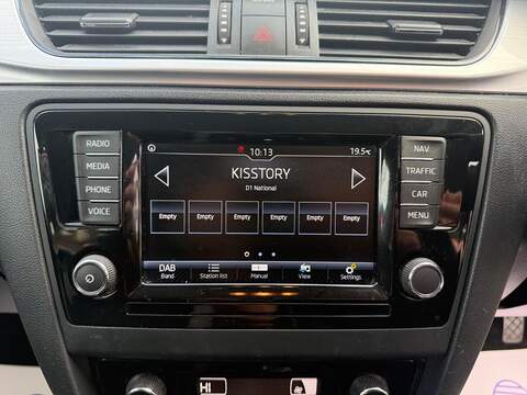 Skoda Rapid Spaceback 1.0 TSI GPF SE Tech Hatchback 5dr Petrol Manual Euro 6 (s/s) (95 ps) - U695