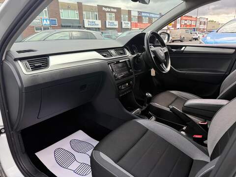 Skoda Rapid Spaceback 1.0 TSI GPF SE Tech Hatchback 5dr Petrol Manual Euro 6 (s/s) (95 ps) - U695