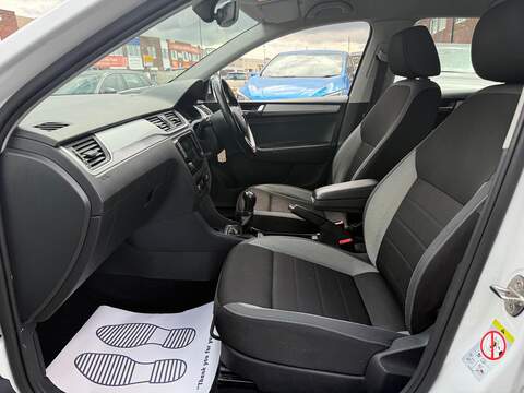 Skoda Rapid Spaceback 1.0 TSI GPF SE Tech Hatchback 5dr Petrol Manual Euro 6 (s/s) (95 ps) - U695