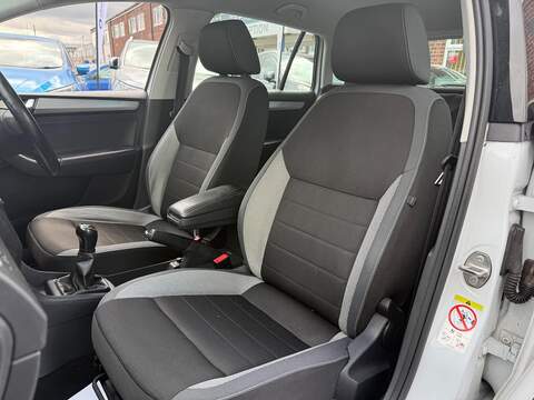 Skoda Rapid Spaceback 1.0 TSI GPF SE Tech Hatchback 5dr Petrol Manual Euro 6 (s/s) (95 ps) - U695