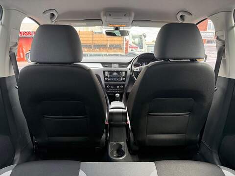 Skoda Rapid Spaceback 1.0 TSI GPF SE Tech Hatchback 5dr Petrol Manual Euro 6 (s/s) (95 ps) - U695