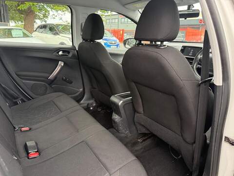 Peugeot 2008 1.6 BlueHDi Active SUV 5dr Diesel Manual Euro 6 (s/s) (100 ps) - U697