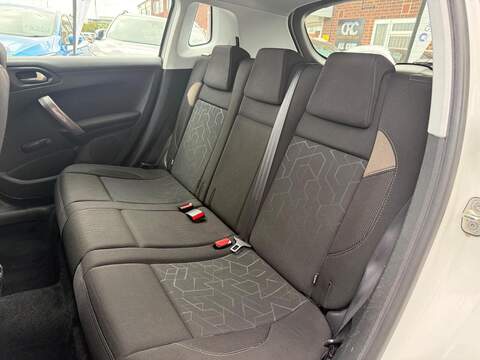 Peugeot 2008 1.6 BlueHDi Active SUV 5dr Diesel Manual Euro 6 (s/s) (100 ps) - U697