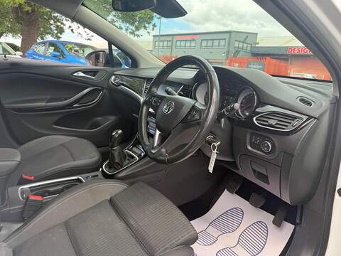 Vauxhall Astra 1.2 Turbo Griffin Edition Hatchback 5dr Petrol Manual Euro 6 (s/s) (145 ps) - U700