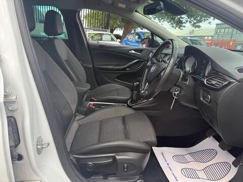 Vauxhall Astra 1.2 Turbo Griffin Edition Hatchback 5dr Petrol Manual Euro 6 (s/s) (145 ps) - U700