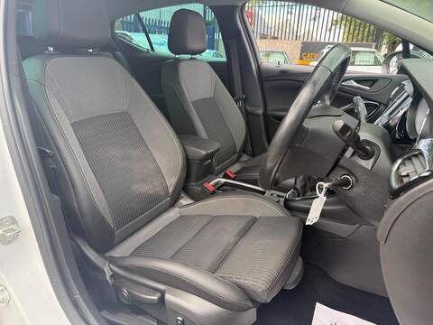 Vauxhall Astra 1.2 Turbo Griffin Edition Hatchback 5dr Petrol Manual Euro 6 (s/s) (145 ps) - U700