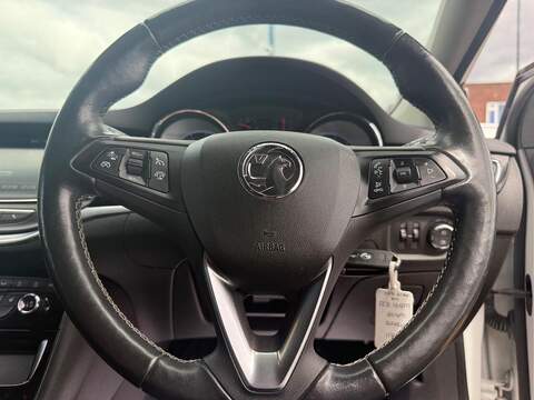 Vauxhall Astra 1.2 Turbo Griffin Edition Hatchback 5dr Petrol Manual Euro 6 (s/s) (145 ps) - U700