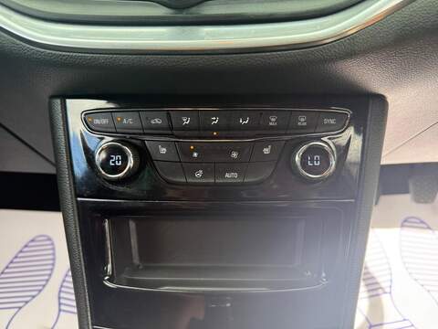 Vauxhall Astra 1.2 Turbo Griffin Edition Hatchback 5dr Petrol Manual Euro 6 (s/s) (145 ps) - U700