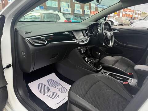 Vauxhall Astra 1.2 Turbo Griffin Edition Hatchback 5dr Petrol Manual Euro 6 (s/s) (145 ps) - U700