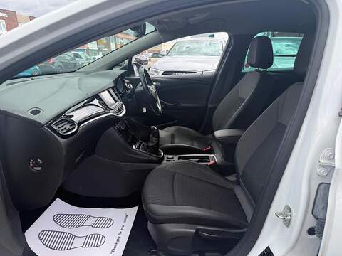 Vauxhall Astra 1.2 Turbo Griffin Edition Hatchback 5dr Petrol Manual Euro 6 (s/s) (145 ps) - U700