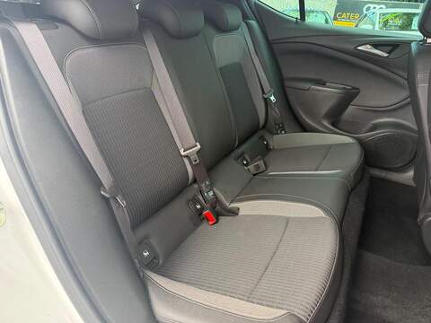 Vauxhall Astra 1.2 Turbo Griffin Edition Hatchback 5dr Petrol Manual Euro 6 (s/s) (145 ps) - U700