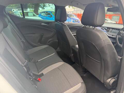 Vauxhall Astra 1.2 Turbo Griffin Edition Hatchback 5dr Petrol Manual Euro 6 (s/s) (145 ps) - U700