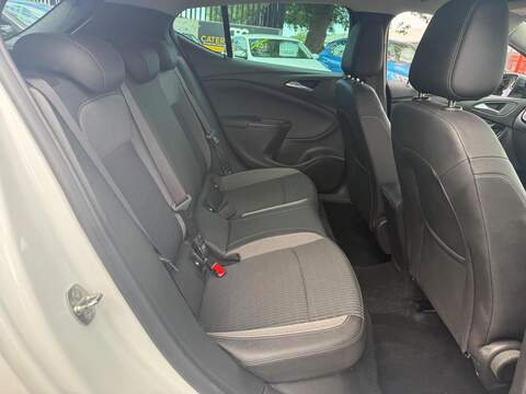 Vauxhall Astra 1.2 Turbo Griffin Edition Hatchback 5dr Petrol Manual Euro 6 (s/s) (145 ps) - U700