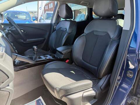 Renault Kadjar 1.2 TCe Dynamique S Nav SUV 5dr Petrol Manual Euro 6 (s/s) (130 ps) - U701