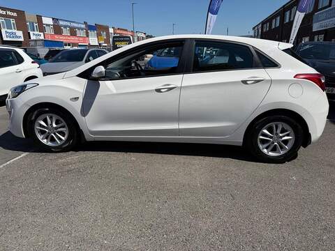 Hyundai i30 1.4 Active Hatchback 5dr Petrol Manual Euro 5 (100 ps) - U704