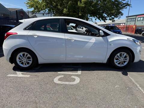 Hyundai i30 1.4 Active Hatchback 5dr Petrol Manual Euro 5 (100 ps) - U704