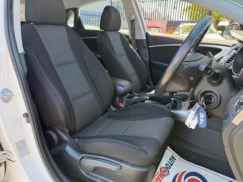Hyundai i30 1.4 Active Hatchback 5dr Petrol Manual Euro 5 (100 ps) - U704