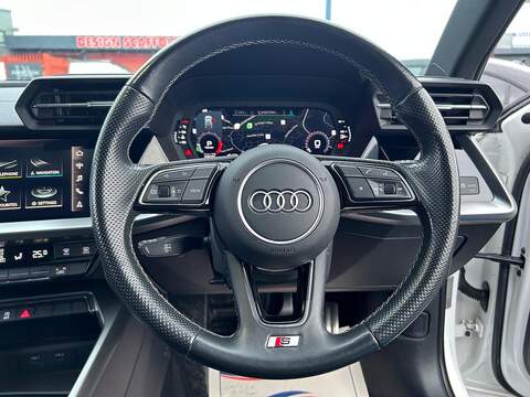 Audi A3 1.0 TFSI 30 S line Sportback S Tronic Euro 6 (s/s) 5dr - U71