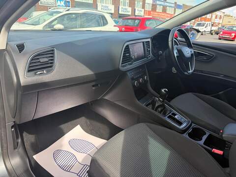 SEAT Leon 1.6 TDI SE Dynamic Technology Hatchback 5dr Diesel Manual Euro 6 (s/s) (115 ps) - U717