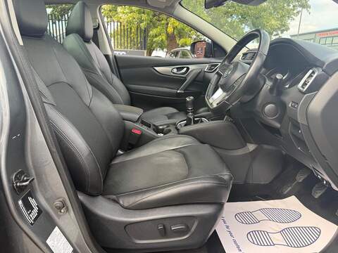 Nissan Qashqai 1.3 DIG-T Tekna SUV 5dr Petrol Manual Euro 6 (s/s) (140 ps) - U718