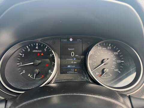 Nissan Qashqai 1.3 DIG-T Tekna SUV 5dr Petrol Manual Euro 6 (s/s) (140 ps) - U718