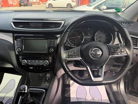 Nissan Qashqai 1.3 DIG-T Tekna SUV 5dr Petrol Manual Euro 6 (s/s) (140 ps) - U718