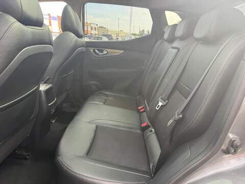 Nissan Qashqai 1.3 DIG-T Tekna SUV 5dr Petrol Manual Euro 6 (s/s) (140 ps) - U718