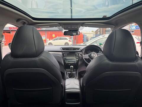 Nissan Qashqai 1.3 DIG-T Tekna SUV 5dr Petrol Manual Euro 6 (s/s) (140 ps) - U718