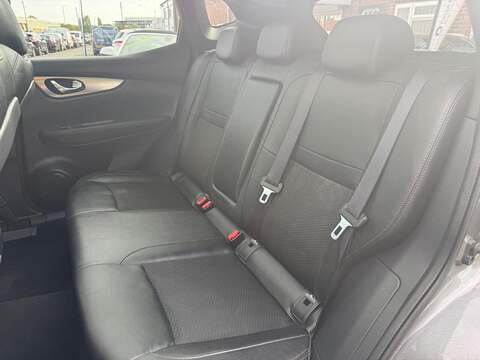 Nissan Qashqai 1.3 DIG-T Tekna SUV 5dr Petrol Manual Euro 6 (s/s) (140 ps) - U718