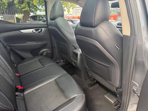 Nissan Qashqai 1.3 DIG-T Tekna SUV 5dr Petrol Manual Euro 6 (s/s) (140 ps) - U718