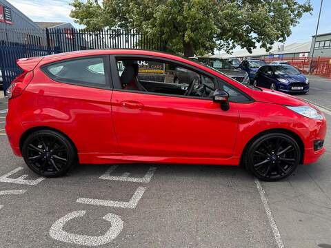 Ford Fiesta 1.0T EcoBoost Zetec S Red Edition Hatchback 3dr Petrol Manual Euro 6 (s/s) (140 ps) - U720